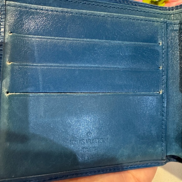 Authentic Louis Vuitton Epi men’s wallet - Picture 9 of 14